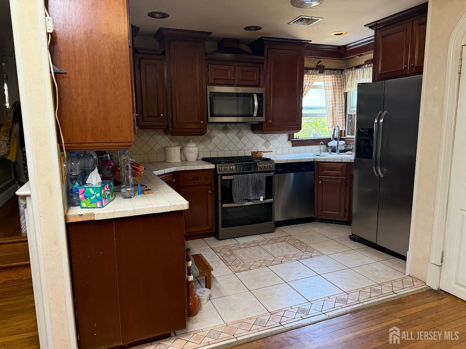 5 bed, 2.0 bath, $4,900 — Photo 4