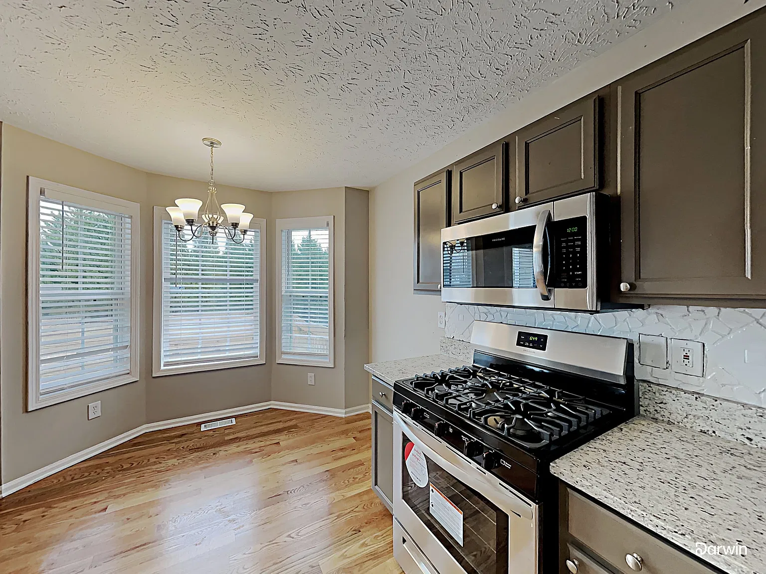 4 bed, 2.0 bath, 1626 sqft, $2,200 — Photo 4