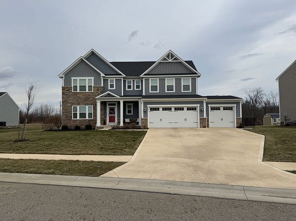 3349 Stoneleigh Rd NE