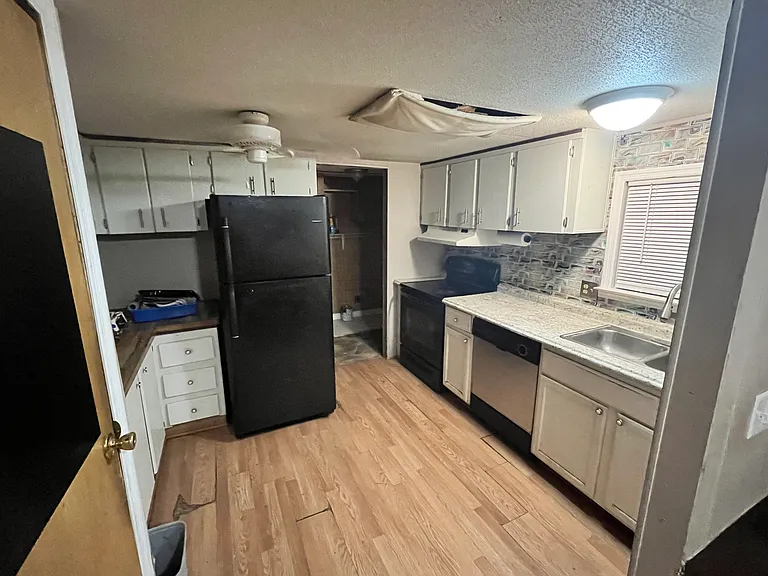 828 Partridge Bend Rd — Photo 3