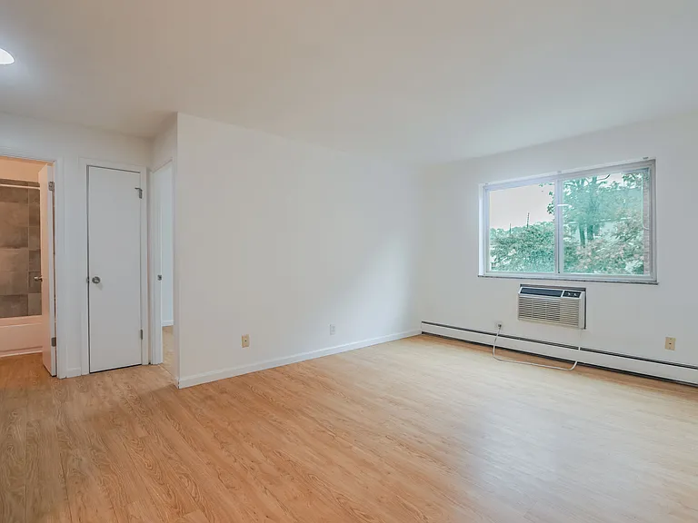 18235 Detroit Ave — Photo 4