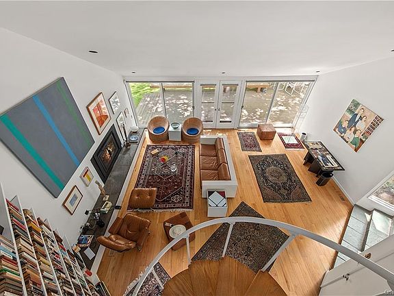 5th image of 101 Fox Ln