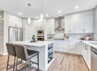 63 E Walgrove Way SE, Calgary, AB T2X4A3