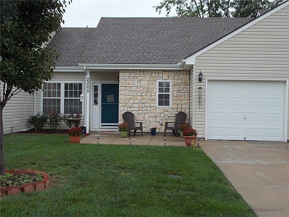 2nd image of 2205 N 83rd Pl