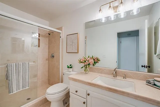 372 Belle Monti Ave — Photo 18