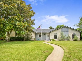 5451 Appleblossom Ln, Friendswood, TX 77546