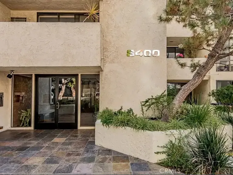8400 De Longpre Ave #0 — Photo 32
