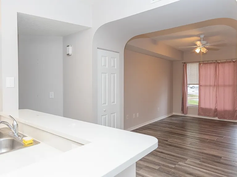 24100 Harbour Vista Cir — Photo 3
