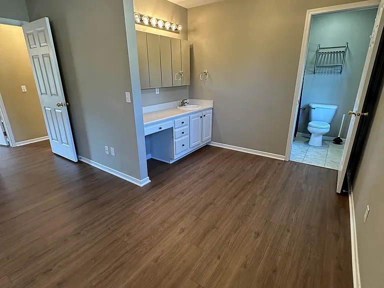Primary full bath on upstairs level.