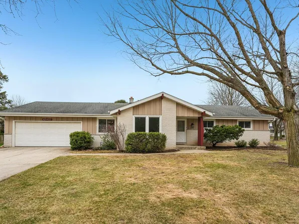 N69W7173 Bridge ROAD, Cedarburg, WI 53012