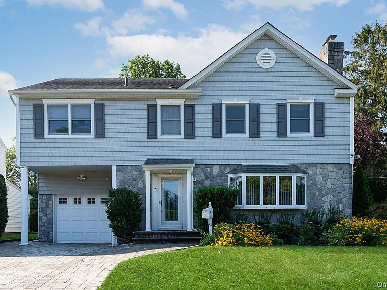 74 Mulberry Ave — Photo 1