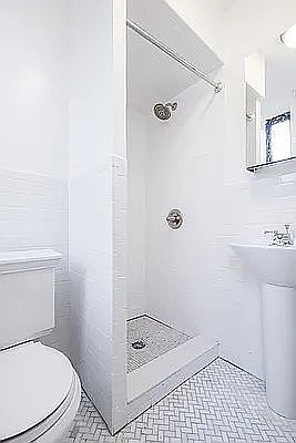 4th image of 339 E 12th St APT 7