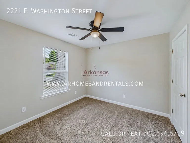 2221 E Washington Ave — Photo 13