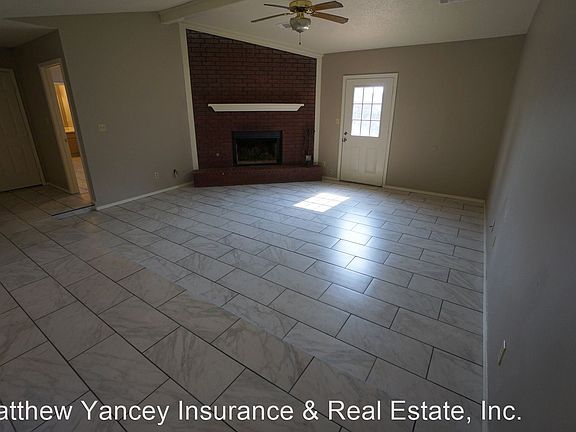3rd image of 2308 Onyx Cir
