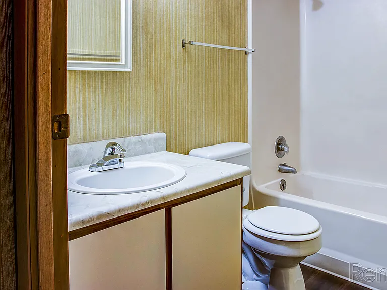 Brunswick Apartments — Photo 11