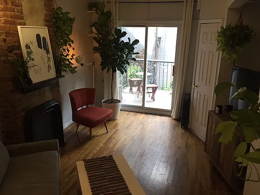 Rented by Nooklyn NYC LLC | media 17