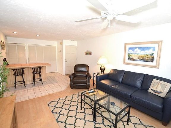 Nicely furnished with pull-out sofa bed.