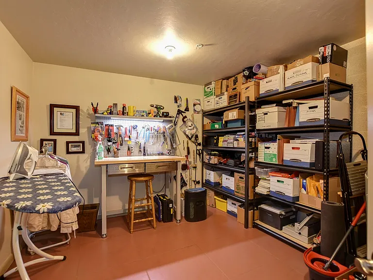 210 Jacob Ln — Photo 32