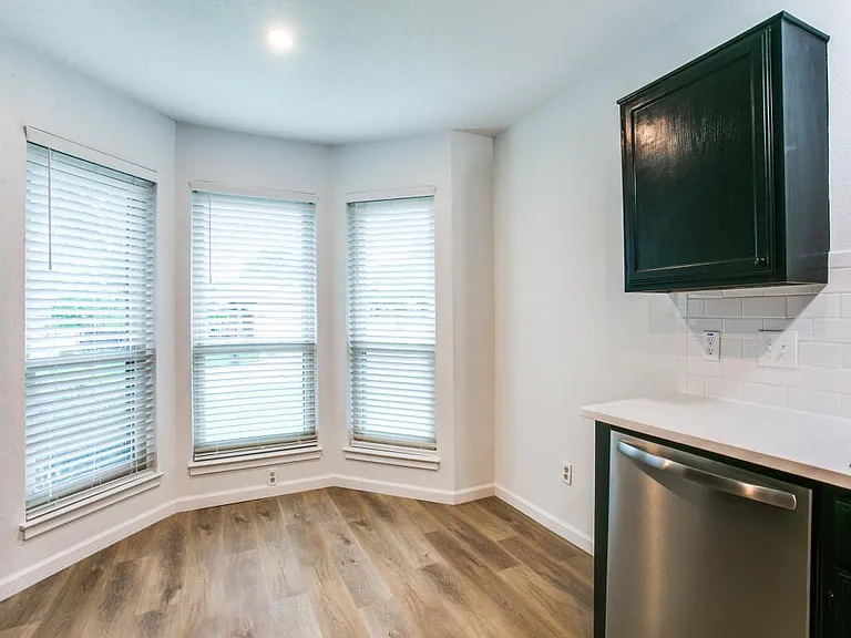 333 Banyan Dr — Photo 9