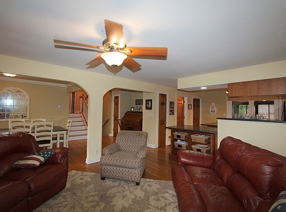 3rd image of 25106 W Claridan Ave