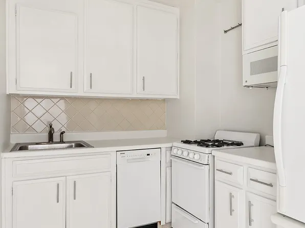 305 East 24th Street image 6 of 7