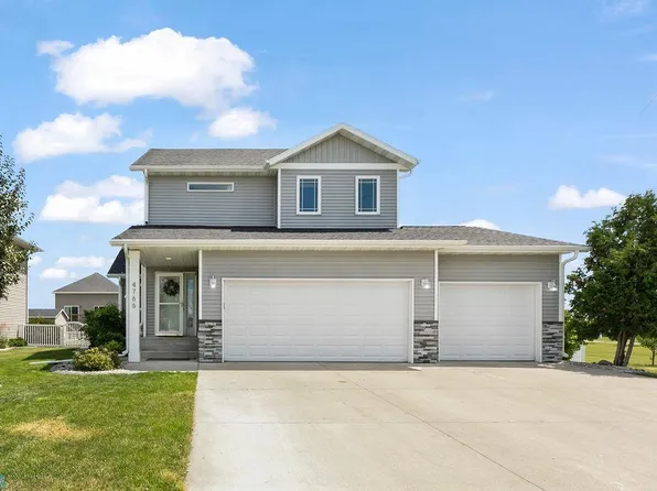 4766 54th St S, Fargo, ND 58104