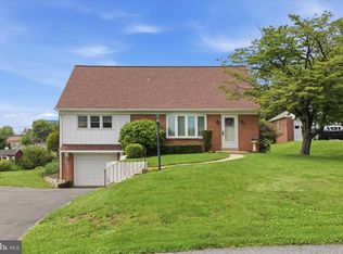 48 Highland Dr, Lancaster, PA 17602