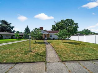 1522 Rockne Dr, South Bend, IN