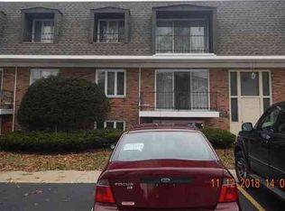 18334 Myrtle Ct APT 1C, Lansing, IL 60438