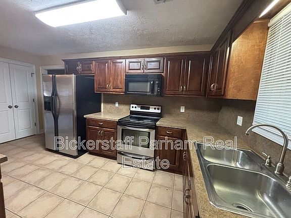 2nd image of 385 Lee Road 2141