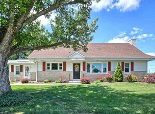 4123 Grandview Rd, Hanover, PA 17331