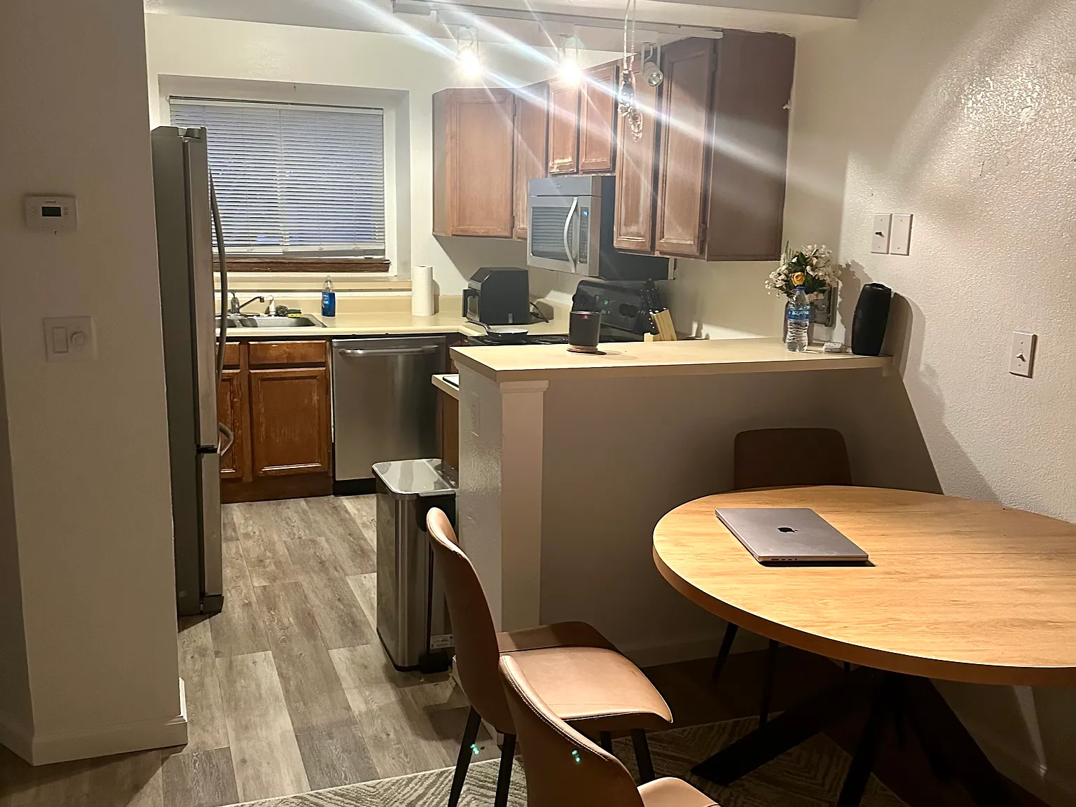 3 bed, 1097 sqft, $2,225 — Photo 2