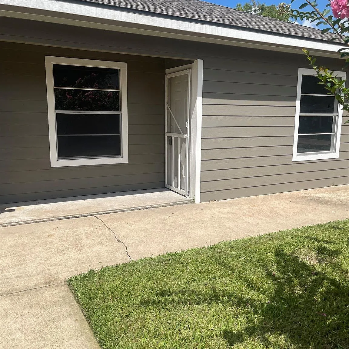 2 bed, 1.5 bath, 1259 sqft, $1,550 — Photo 1
