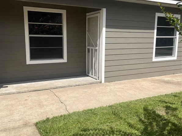 2629 N Camp Cir #A, La Marque, TX 77568