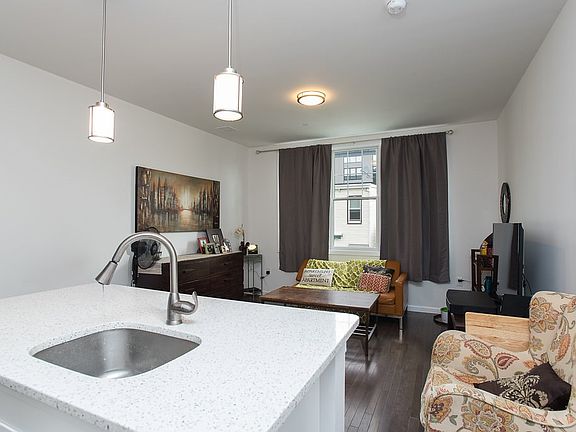 5th image of 850 Newark Ave #3B