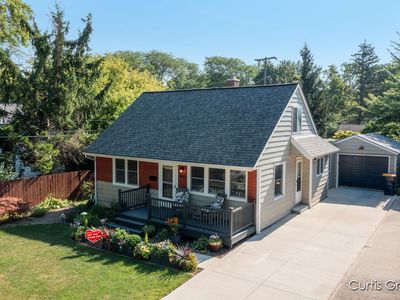 1432 Eastlawn Rd SE, East Grand Rapids, MI, 49506