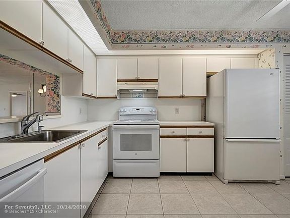 3rd image of 12500 SW 6th St #408