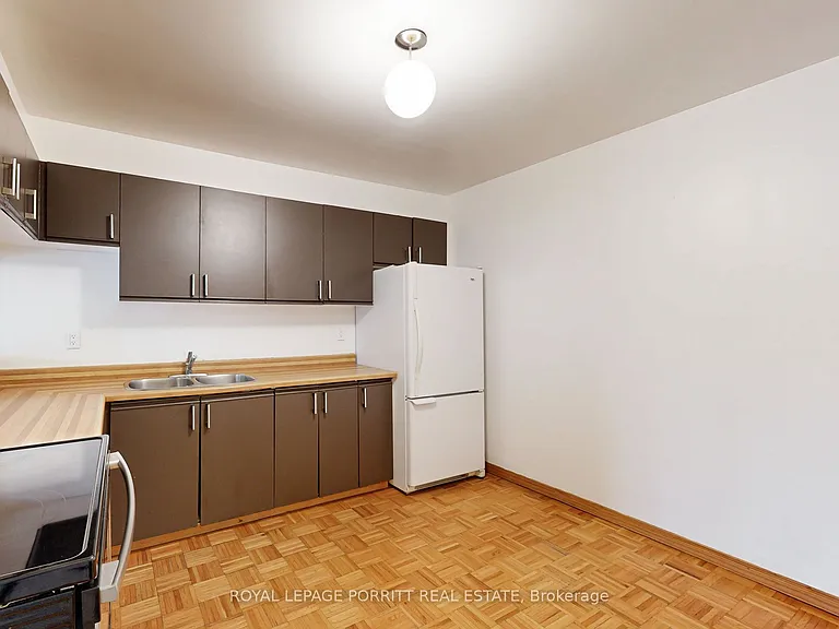 3835 Lake Shore Blvd W #104 — Photo 20
