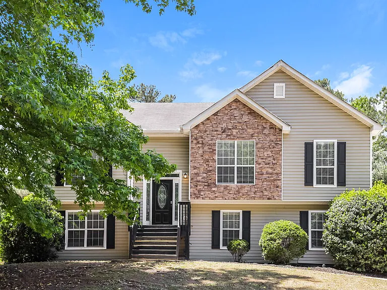 685 Chaseridge Dr — Photo 1
