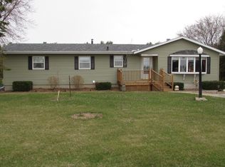 1923 Ruby Ln, Manitowoc, WI 54220