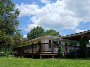 9480 Battleford Rd, Stonefort, IL 62987