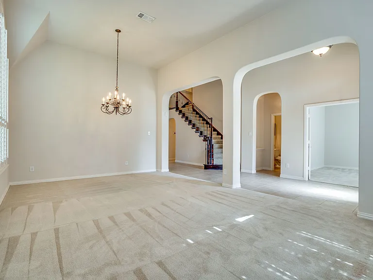 7747 Ivanhoe Dr — Photo 7