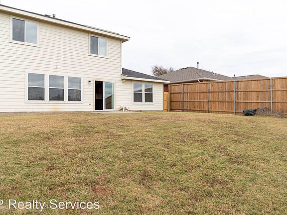 4th image of 1409 Ridgecrest Dr