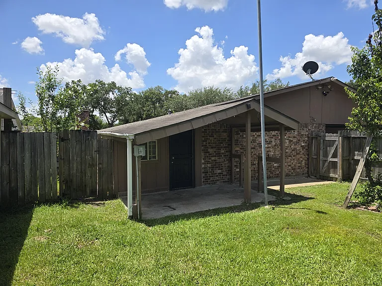 14327 Lorne Dr — Photo 5
