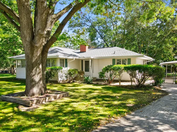 3556 E Manitou Cir, Norton Shores, MI 49441