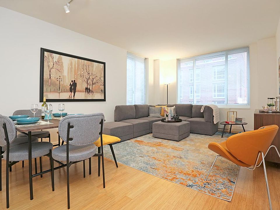 1st image of 320 W 38th St APT 827