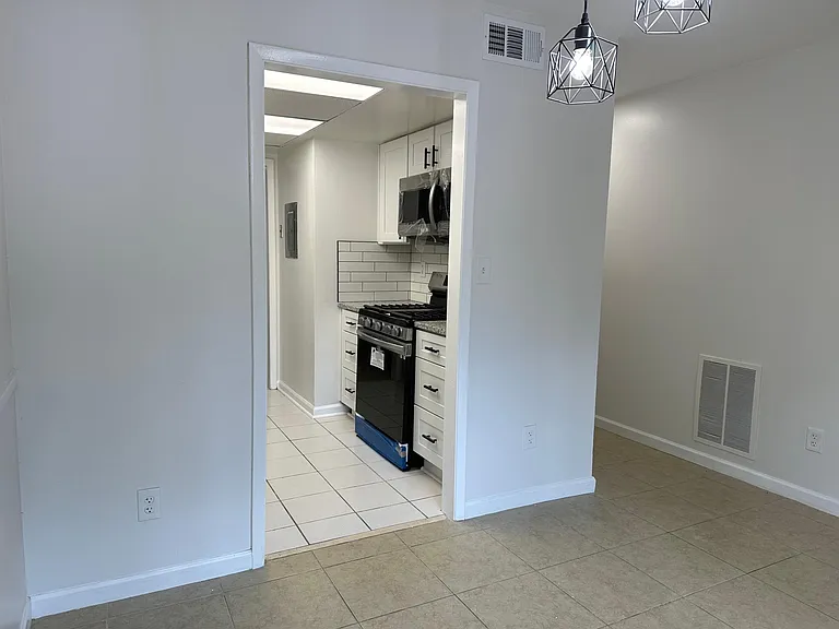 6339 Holcomb Way #D — Photo 8