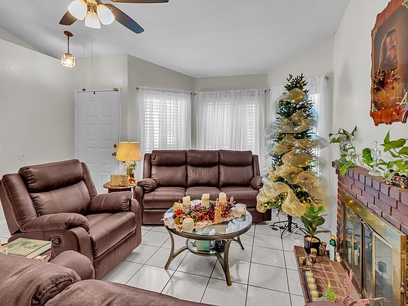 4th image of 11322 Oakwood Dr