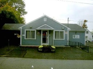 13 Crompton St, Acushnet, MA 02743