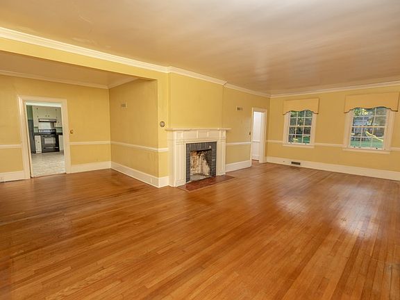 4th image of 105 Goodwyn St